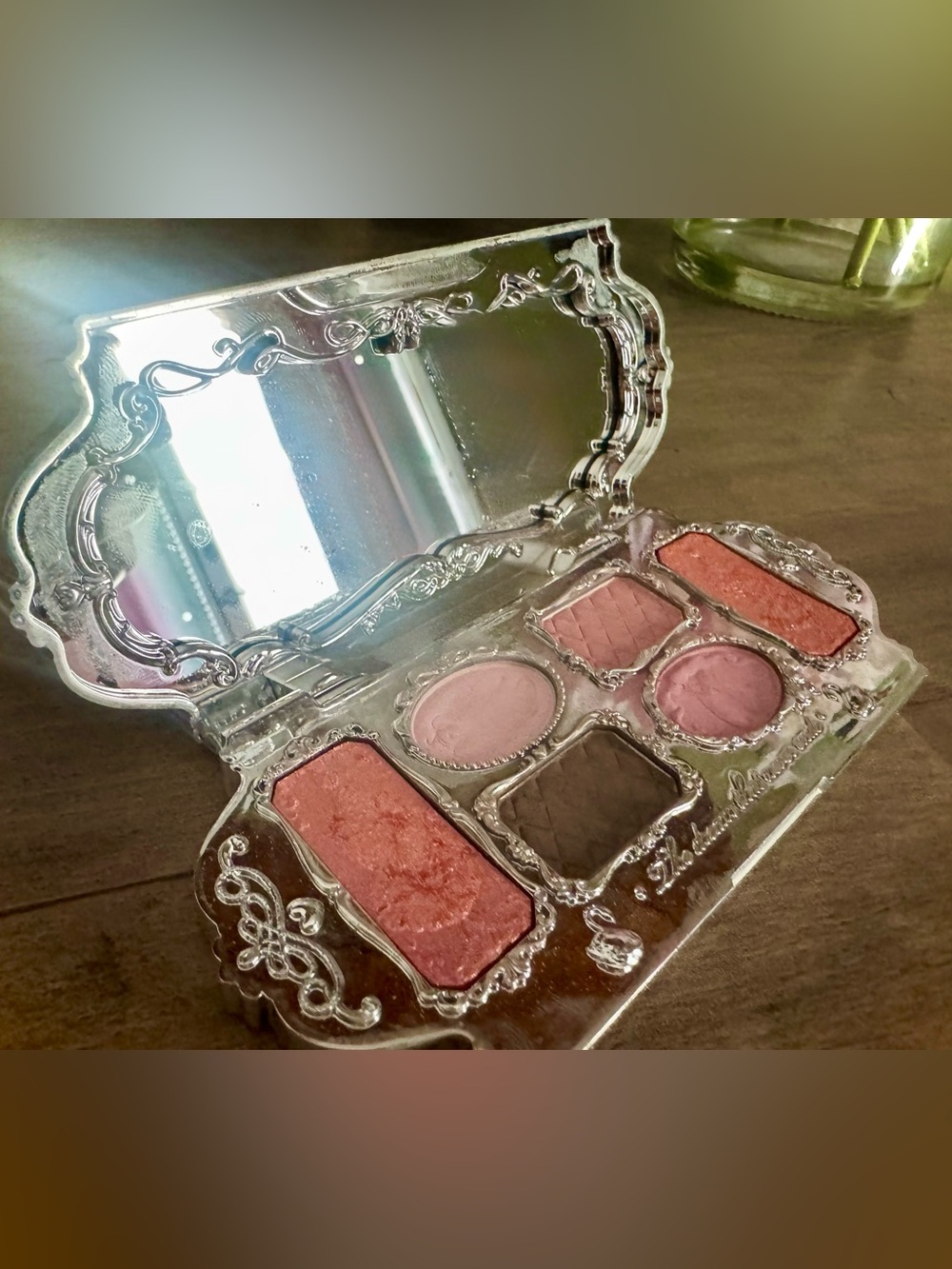 Luminous Pink & Rose Eyeshadow Palette - Soft Shimmer and Matte Mix